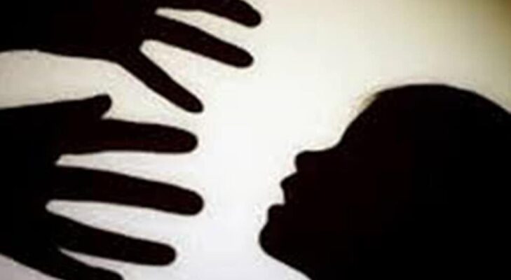 മകൾ പീഡിപ്പിക്കപ്പെട്ടിരുന്നു എന്ന കാര്യം അമ്മ അറിഞ്ഞിരുന്നില്ല; വിവരം അറിഞ്ഞപ്പോൾ തകർന്ന് പോയതായും പോലീസ്