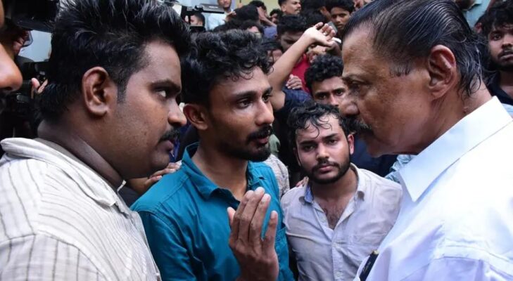 സംഘർഷഭരിതമായ എസ്എഫ്ഐ പ്രതിഷേധത്തിന് ഇടയിലേക്ക് എംവി ഗോവിന്ദൻ; ആർഎസ്എസ് തീട്ടൂരത്തിന് വിദ്യാർത്ഥി സംഘടനകൾ വഴങ്ങില്ലെന്ന് സിപിഎം സെക്രട്ടറിയുടെ പ്രഖ്യാപനം
